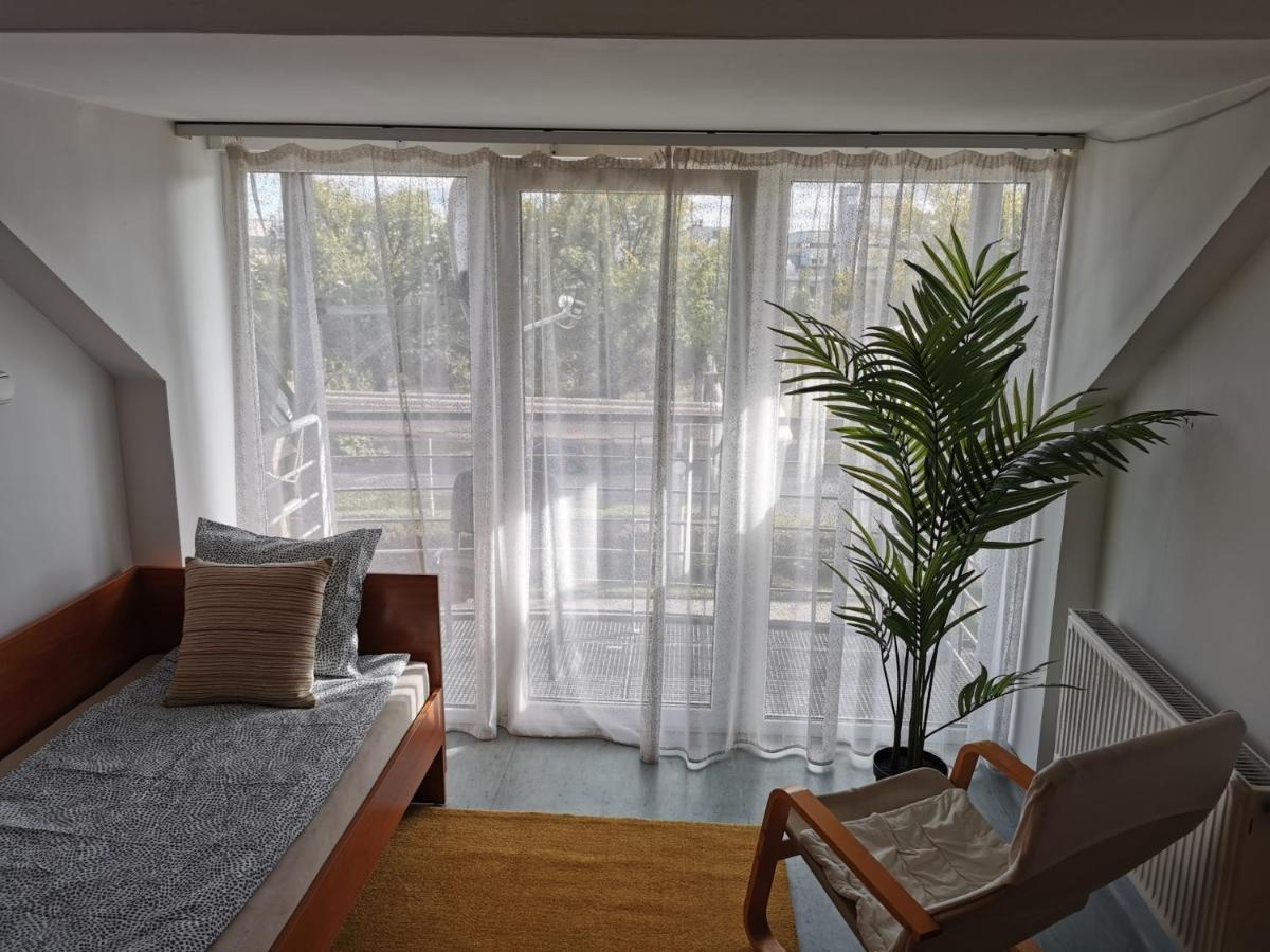 Hid Ifjusagi Szallo Hostel Dunaújváros Buitenkant foto